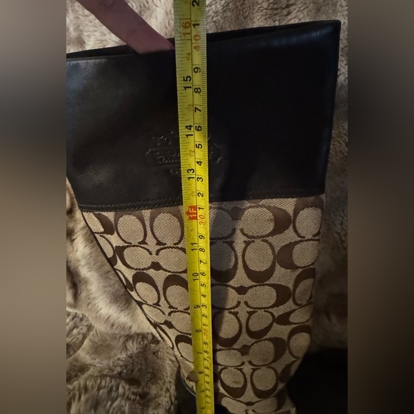 Coach vintage women brown and Tan Signature Pattern Boots Sz 7. Good condition. - Picture 11 of 11